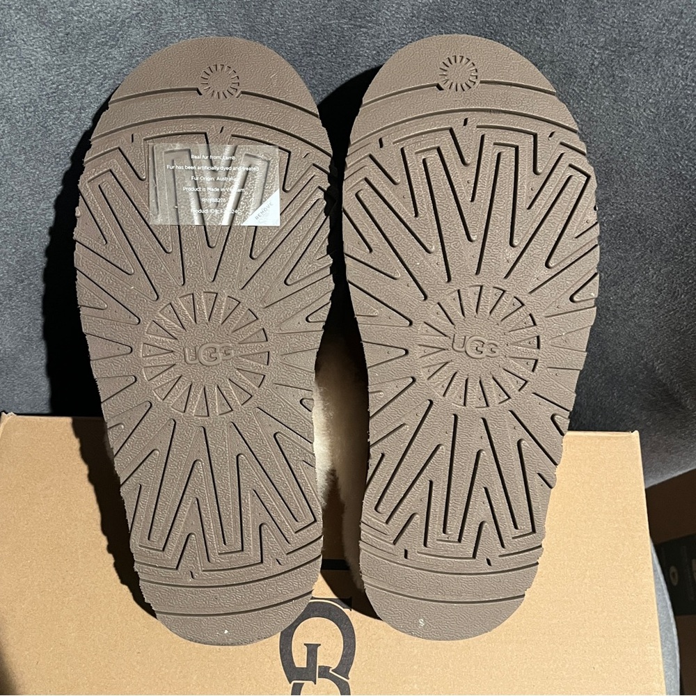 UGG Women’s Slippers Disquette Chestnut Size 7 US - Picture 13 of 14